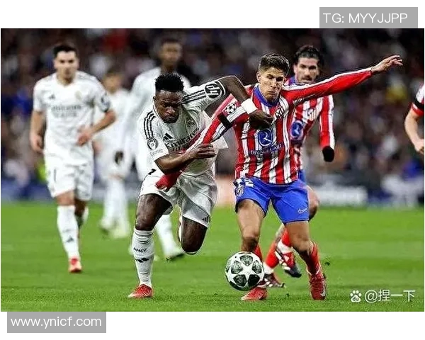 皇马逆转晋级欧冠八强，C罗梅开二度助球队晋级下一轮比赛